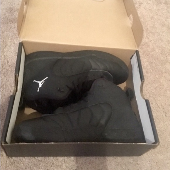 Boys Jordan’s - Picture 3 of 4